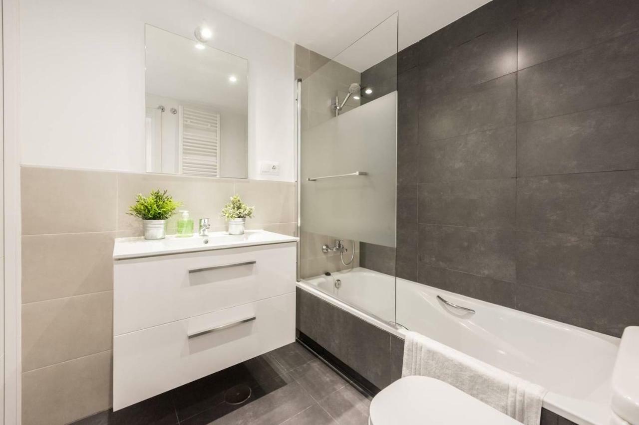 Modern With Ideal Location Next To Atocha Station Мадрид Экстерьер фото
